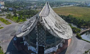 Trung tâm triển lãm trăm tỷ đồng thành nhà kho